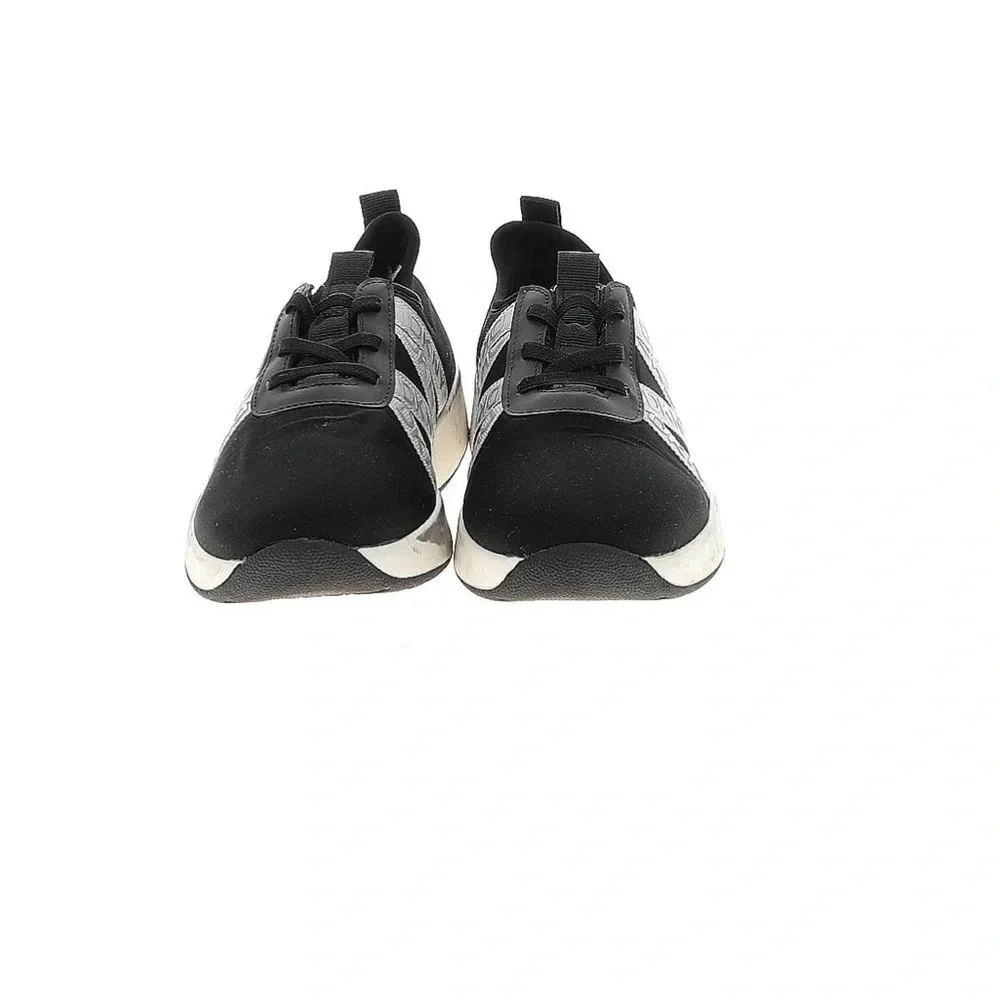 DKNY Girl Maddie Strap Sneaker Size 4